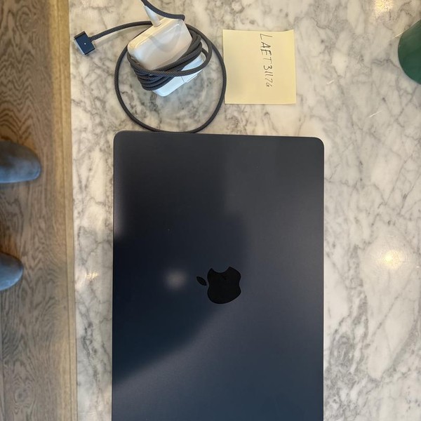 MacBook Air 2024 (M3) - 13 inch - 256 GB, Gray, 16 GB, Apple M3, 8-core GPU