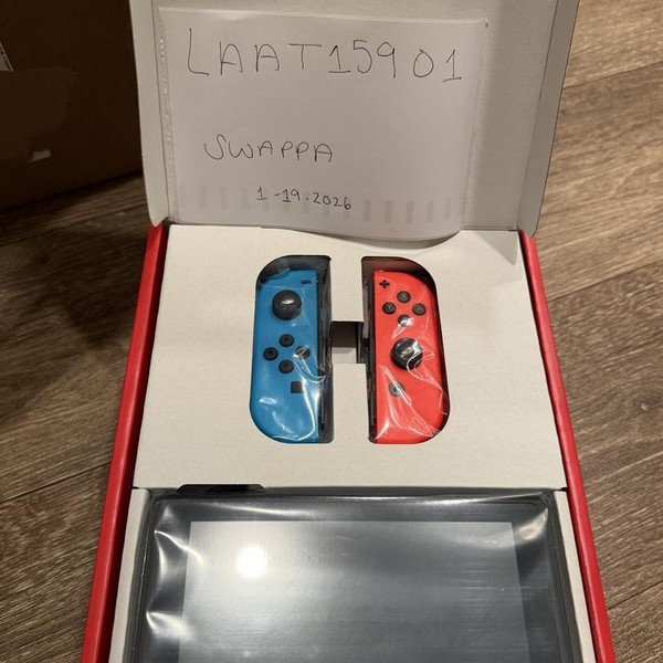 Nintendo Switch - Red & Blue, 32 GB