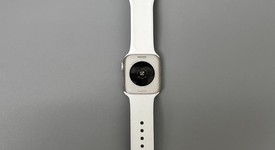Good
													Apple Watch SE 2nd Gen 44mm - T-Mobile, Starlight, A2727 - Cellular, Aluminum, photo 3 of 5