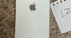 Mint
													Apple iPhone Xr - Verizon, White, 128 GB, A1984, photo 3 of 8