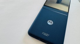 Mint
													Motorola Razr 2025 - Unlocked, Blue, 256 GB, 8 GB, photo 5 of 7