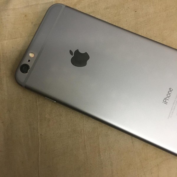 Apple iPhone 6 Plus - Unlocked, 128 GB, Silver, A1522