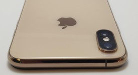 Good
													Apple iPhone Xs - Unlocked, Gold, 64 GB, A1920, photo 4 of 5