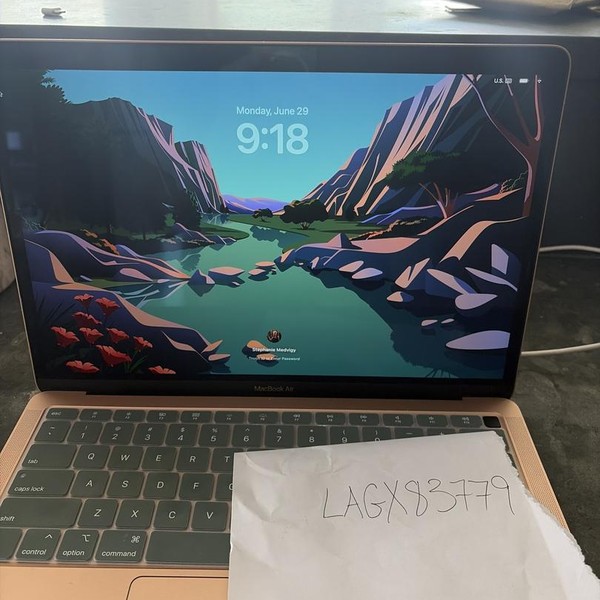 MacBook Air 2020 - 13 inch - 256 GB, Gold, 8 GB, Apple M1
