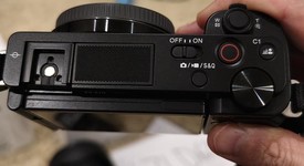 Mint
													Sony ZV-E10 - Black, photo 5 of 9