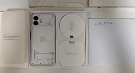 Good
													Nothing Phone (2) - Unlocked, White, 256 GB, 12 GB, photo 4 of 10