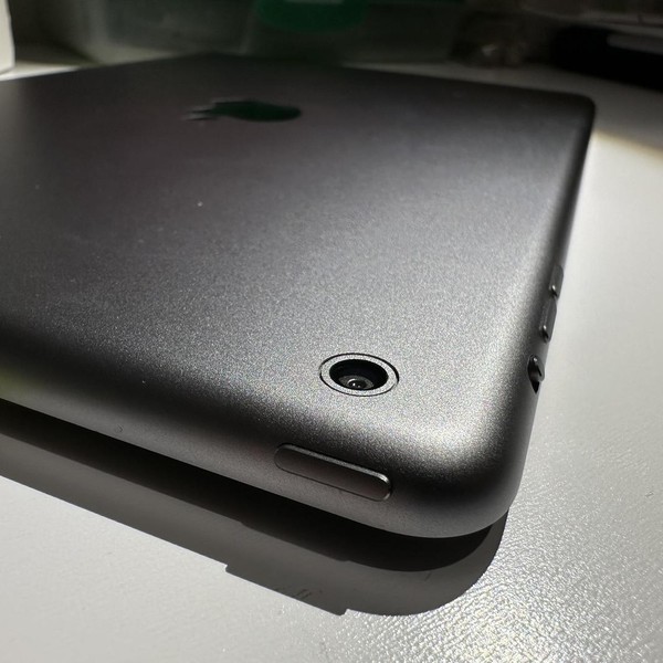 Apple iPad Air - Wi-Fi, 32 GB, Gray