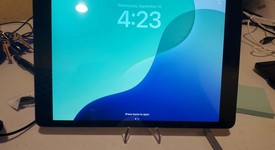 Good
													Apple iPad 9th Gen - Unlocked, Gray, 64 GB, A2603, photo 3 of 18