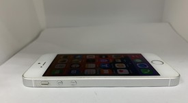 Good
													Apple iPhone SE 1st Gen 2016 - Unlocked, Silver, 32 GB, A1662, photo 5 of 7