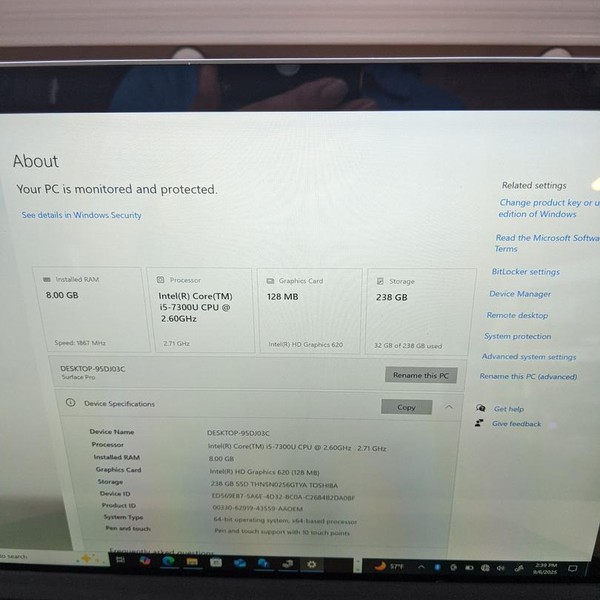 Microsoft Surface Pro 5 (2017) - Wi-Fi, 256 GB, Silver, 8 GB