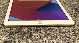 Good
													Apple iPad Pro 9.7" - Wi-Fi, Gold, 32 GB, A1673, photo 4 of 12