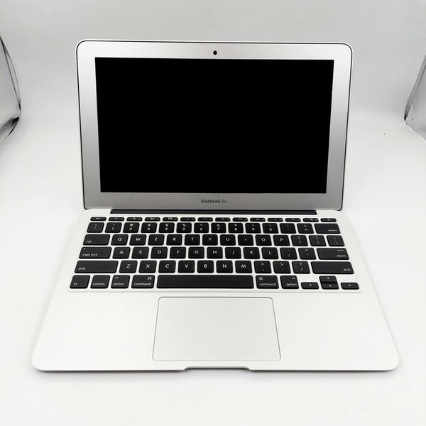MacBook Air 2015 - 11 inch - Silver, 128 GB, 8 GB