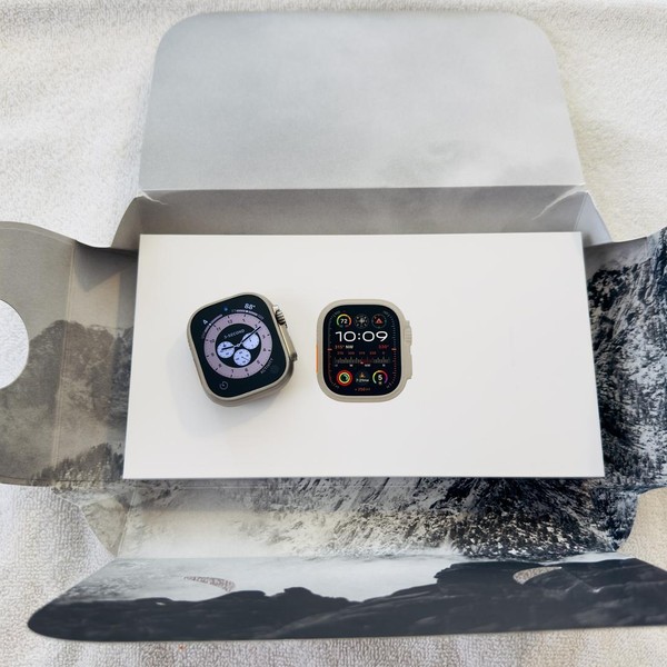 Apple Watch Ultra 2 49mm - Unlocked, Natural, A2986