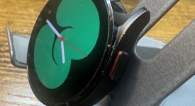 Good
													Samsung Galaxy Watch4 - Unlocked, Black, 40mm, photo 2 of 6