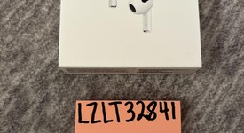 New
													Apple AirPods 3rd Gen - MagSafe Case, photo 1 of 2