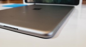 Good
													Apple iPad Pro 10.5" - Unlocked, Gray, 64 GB, photo 3 of 9