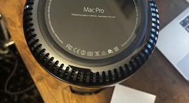 Mint
													Mac Pro (2013) - Black, photo 6 of 6