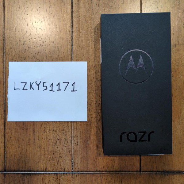 Motorola Razr (2024) - Visible, 256 GB, Gray, 8 GB