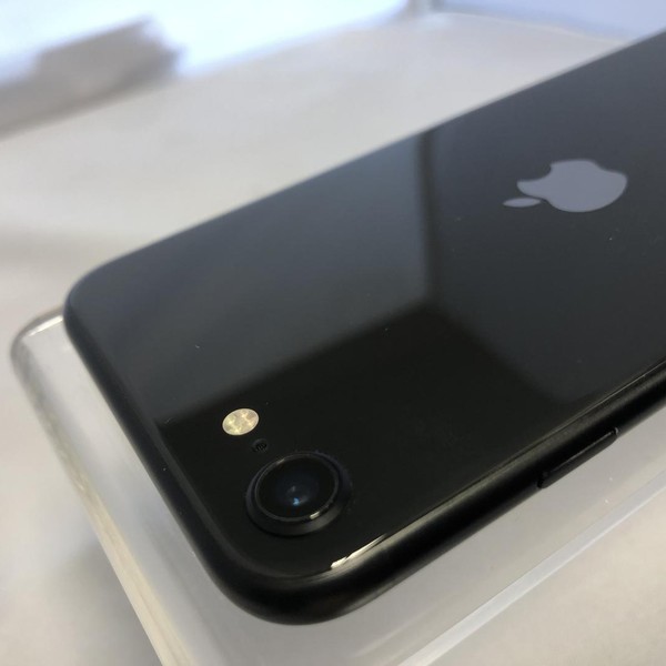 Apple iPhone SE 2nd Gen 2020 - Unlocked, 64 GB, Black, A2275