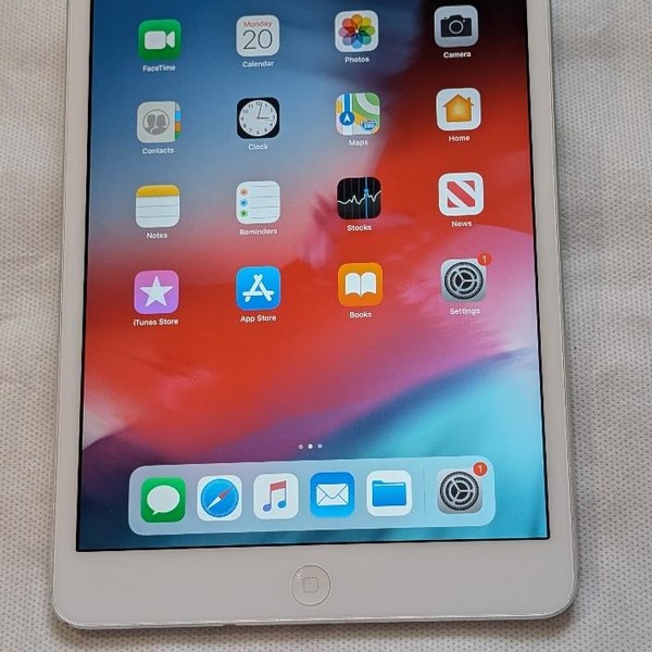 Apple iPad Mini 2 Retina - Wi-Fi, 16 GB, Silver
