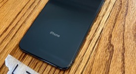 Mint
													Apple iPhone Xs Max - Unlocked, Gray, 64 GB, A1921, photo 5 of 10