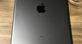 Good
													Apple iPad 8th Gen - Unlocked, Gray, 32 GB, A2428, photo 3 of 7