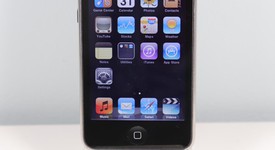 Fair
													Apple iPod Touch 2nd Gen - Wi-Fi, Black, 8 GB, photo 1 of 2