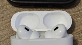 Used
													Apple AirPods Pro 2 - Lightning, photo 5 of 8