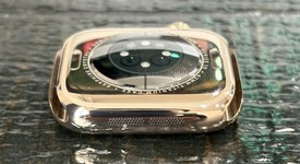 Good
													Apple Watch Series 10 42mm - Unlocked, Gold, A3001 - Cellular, Titanium, photo 3 of 9