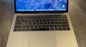 Good
													MacBook Air 2019 - 13" - I5, Gray, 256 GB, 8 GB, photo 3 of 6