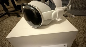 Mint
													Apple Vision Pro - 256 GB, photo 4 of 5