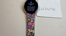 Good
													Samsung Galaxy Watch5 - Unlocked, Gold, 40mm, photo 6 of 6