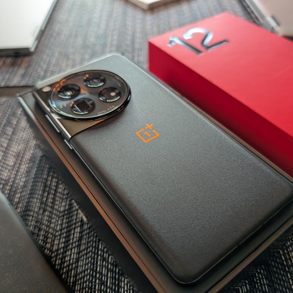OnePlus 12 - Unlocked, 256 GB, Black, 12 GB, CPH2583