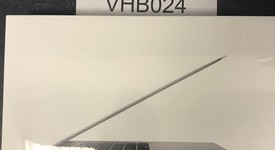 New
													MacBook Pro 2017 (With Touch Bar) - 15" - I7, Gray, 256 GB, 16 GB, photo 2 of 3