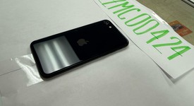 Mint
													Apple iPhone SE 3rd Gen 2022 - Unlocked, Midnight, 64 GB, A2595, photo 4 of 8