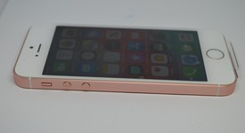 Mint
													Apple iPhone SE 1st Gen 2016 - Unlocked, Rose Gold, 128 GB, A1662, photo 4 of 8