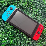Good Nintendo Switch - 32 GB, Red & Blue