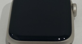 Good
													Apple Watch SE 3rd Gen 40mm - Unlocked, Starlight, A3326 - Cellular, photo 3 of 7