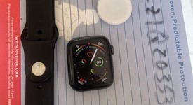Good
													Apple Watch Series 4 40mm - Gray, A1977 - GPS, Aluminum, photo 2 of 5