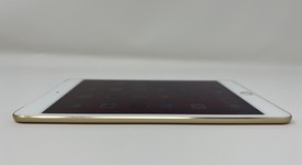 Good
													Apple iPad Mini 4 - Unlocked, Gold, 16 GB, photo 5 of 6