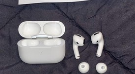 Used
													Apple AirPods Pro - Wireless Case, photo 1 of 5