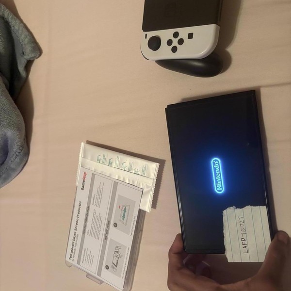 Nintendo Switch - OLED - 64 GB, White