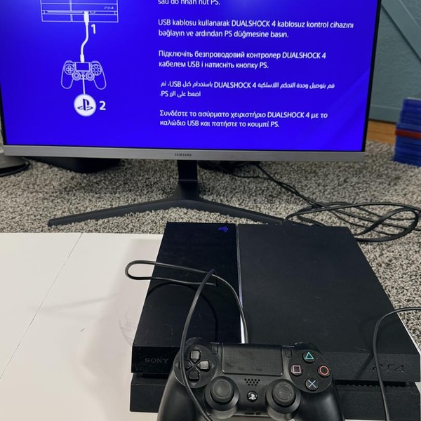 PlayStation 4 - 500 GB, Black, Standard