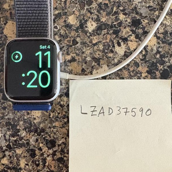 Apple Watch Series 4 44mm - Gray, A1978 - GPS, Aluminum