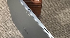 Mint
													Apple iPad Air 13" (M3) 2025 - Unlocked, Blue, 128 GB, photo 5 of 7