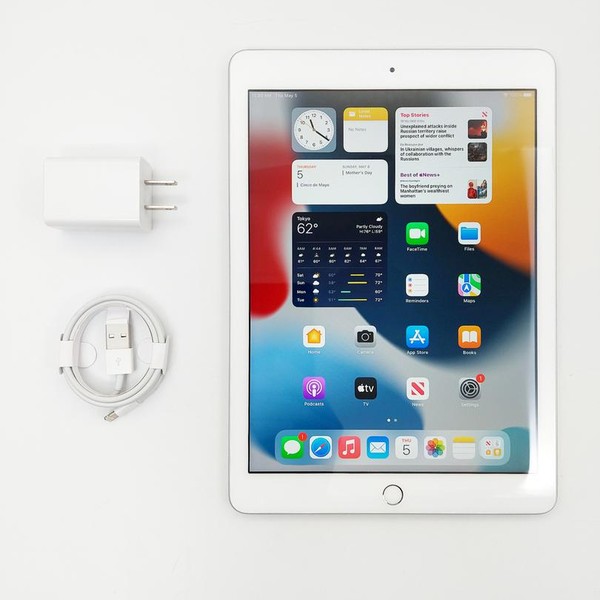 Apple iPad 6th Gen - Wi-Fi, 32 GB, Silver, A1893