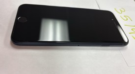 Mint
													Apple iPhone SE 3rd Gen 2022 - Unlocked, Midnight, 64 GB, A2595, photo 4 of 7