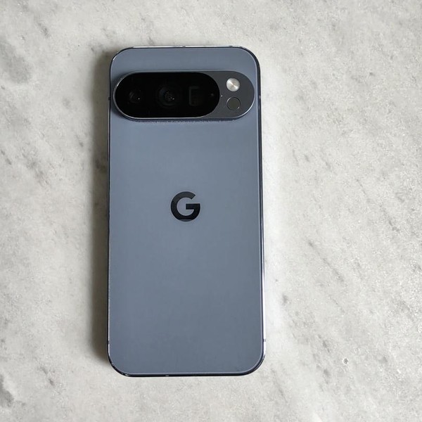 Google Pixel 10 Pro - Unlocked, 512 GB, Moonstone, G4QUR
