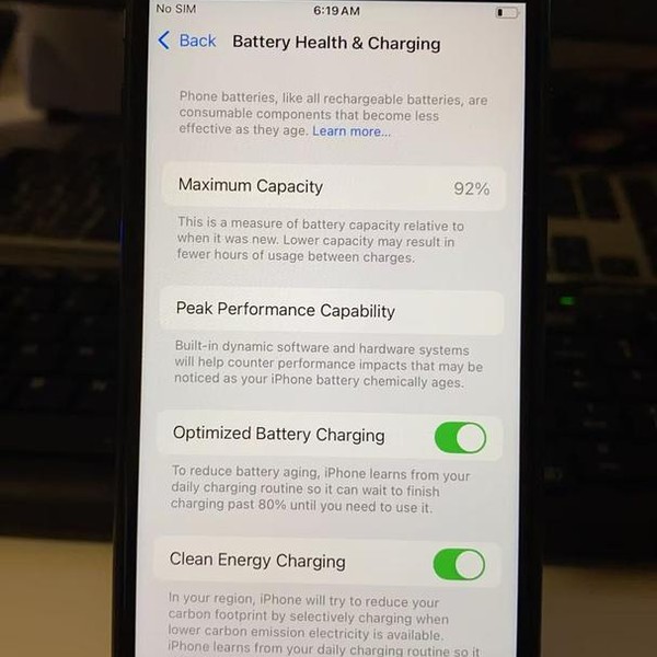 Apple iPhone SE 2nd Gen 2020 - Unlocked, 64 GB, Black, A2275