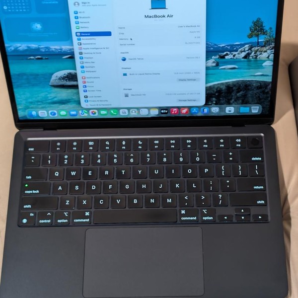 MacBook Air 2022 (M2) - 13 inch - 256 GB, Midnight, 8 GB, Apple M2